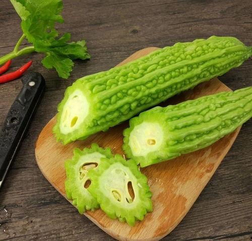 迪庆吃瓜,吃瓜也能吃出风情万种