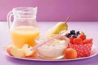 3岁小孩吃蜜瓜,三岁萌娃初尝蜜瓜乐趣